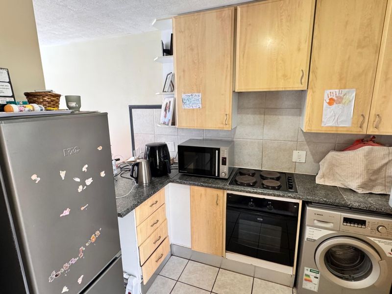 2 Bedroom 1 Bathroom Apartment ground floor!!!! - Photo 5