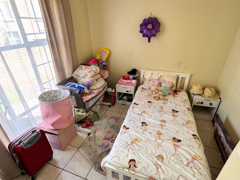 2 Bedroom 1 Bathroom Apartment ground floor!!!! - Photo 10