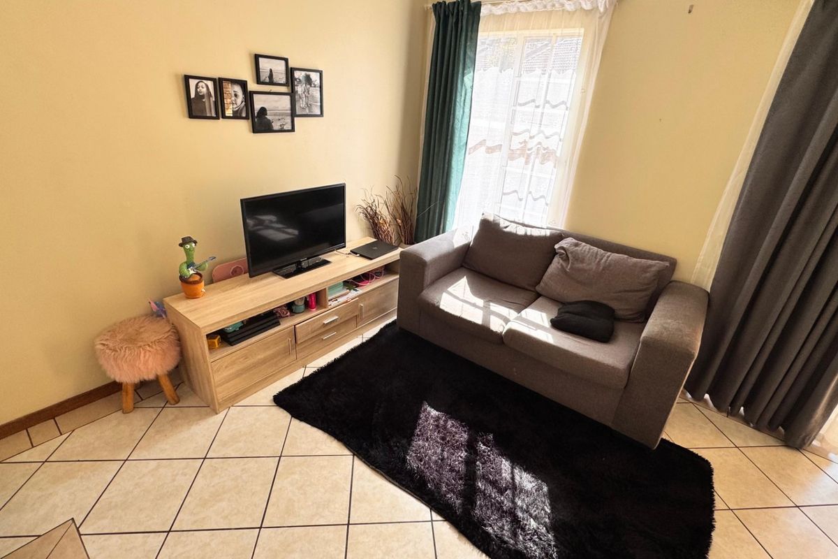 2 Bedroom 1 Bathroom Apartment ground floor!!!! - Photo 4