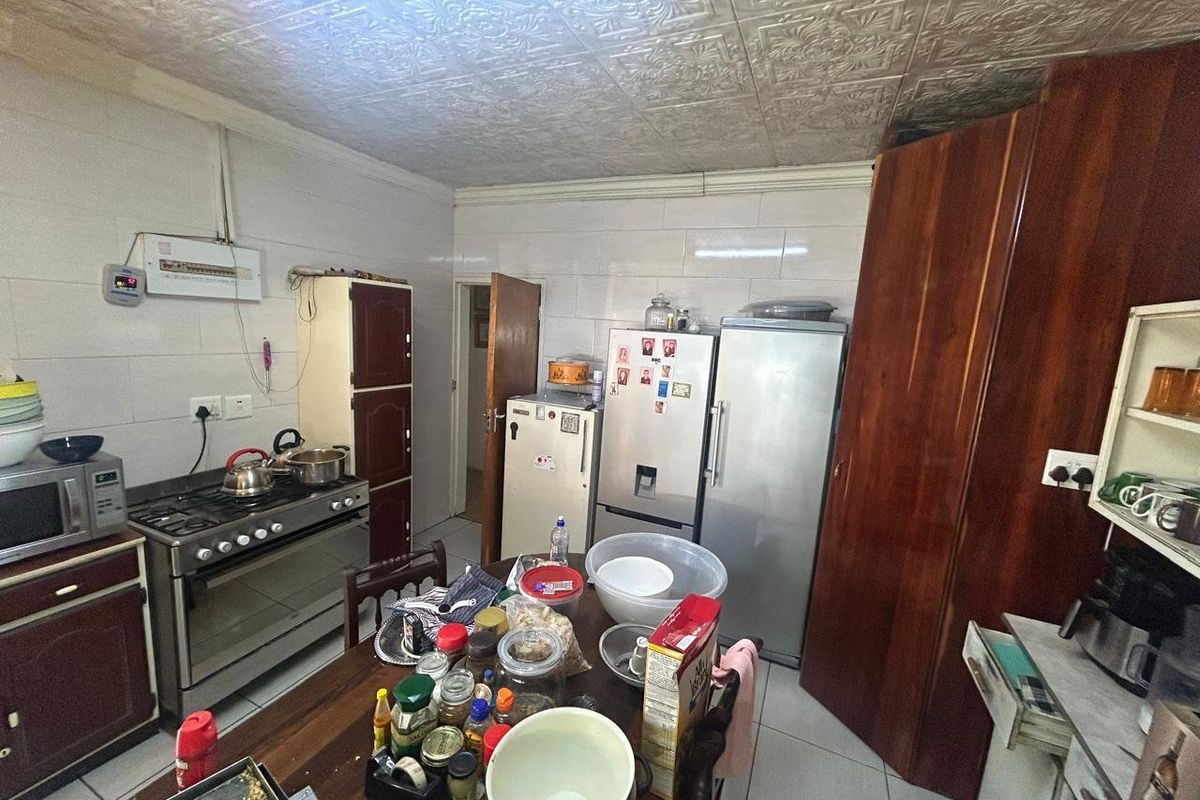 5 Bedroom for Sale in Pretoria Gardens  - Photo 2