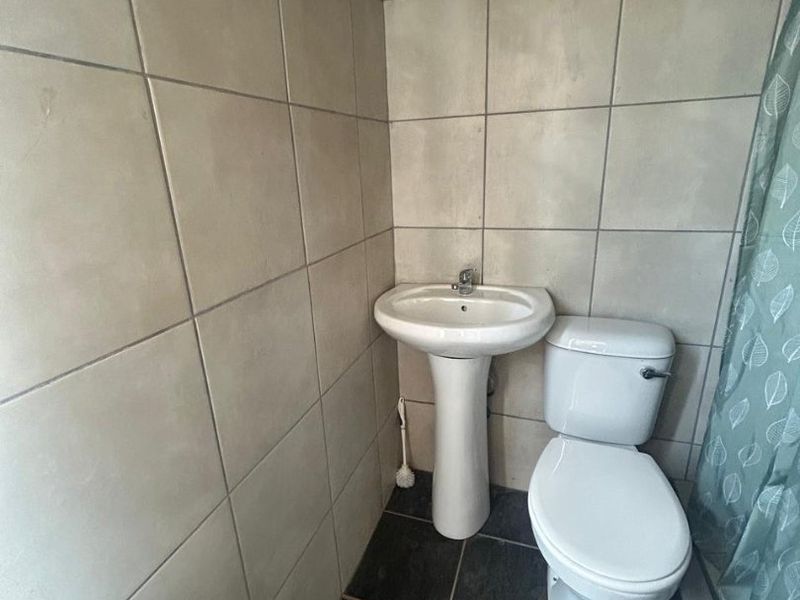 5 Bedroom for Sale in Pretoria Gardens  - Photo 7