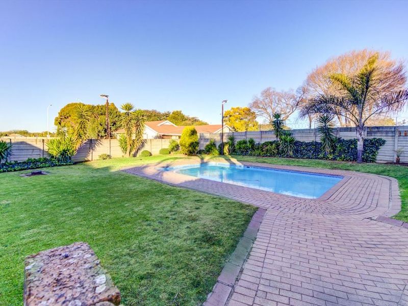 Property Features Overview - Photo 3