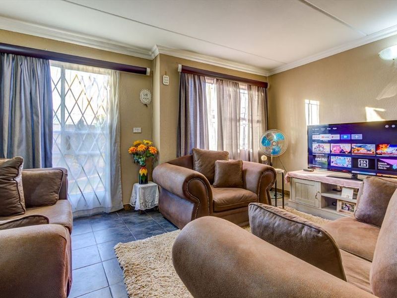 Property Features Overview - Photo 2