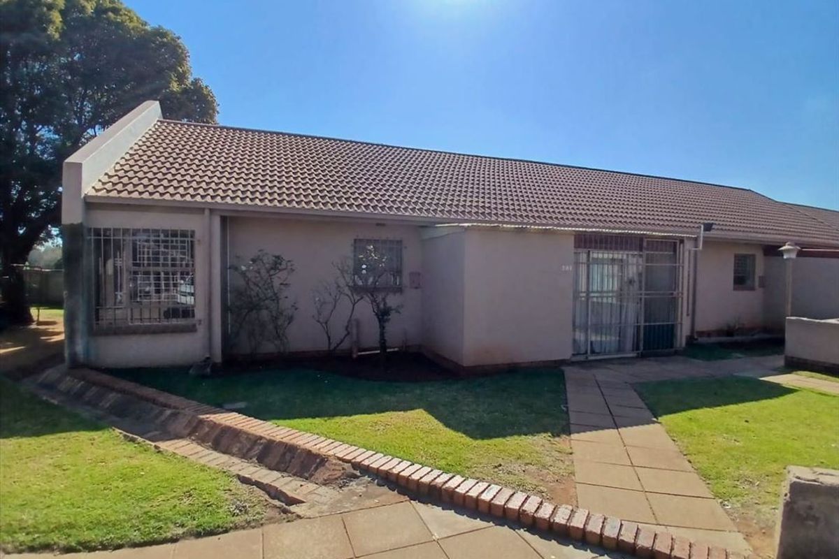 Charming Home Features Overview - Photo 3