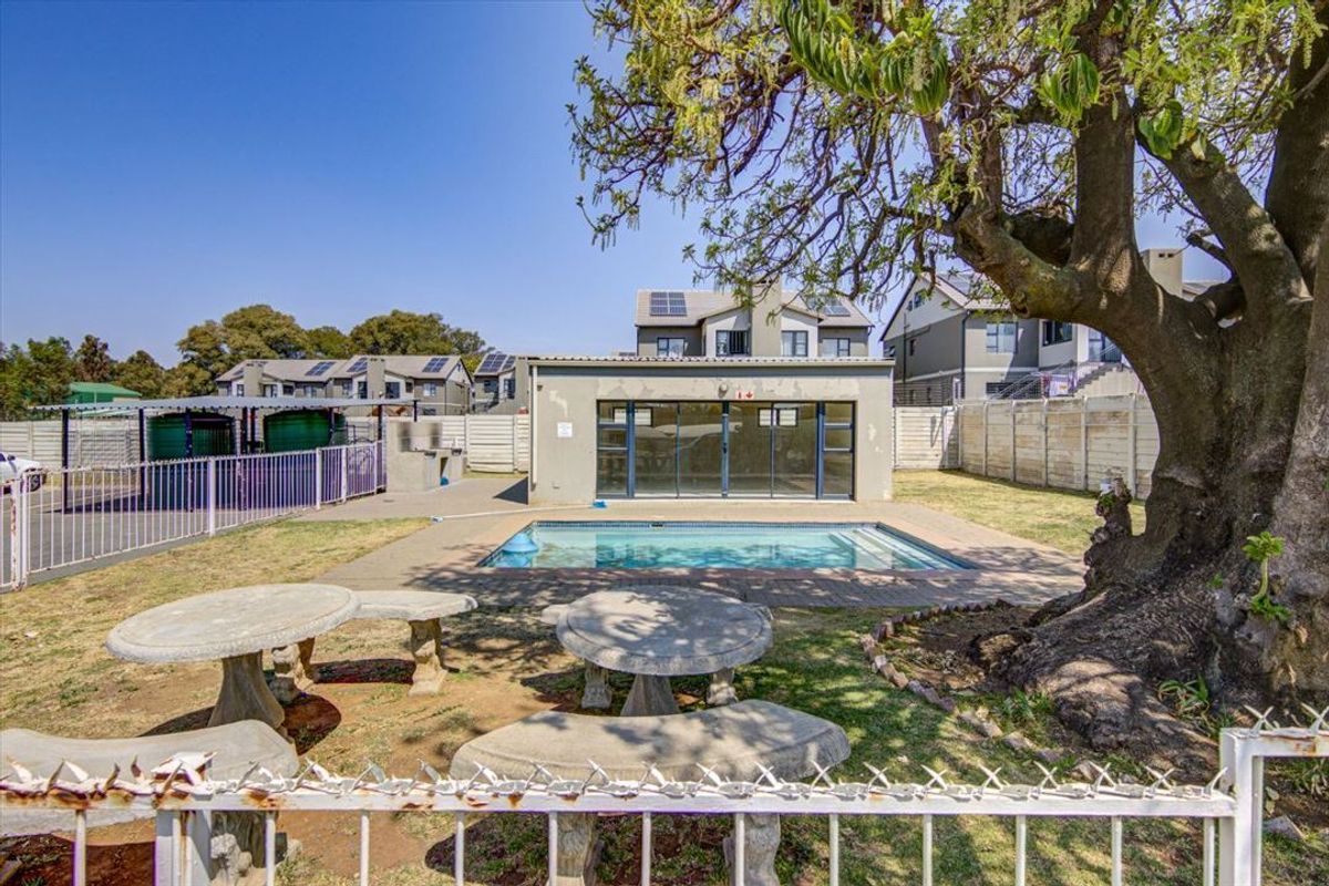 Property Features Overview - Photo 3