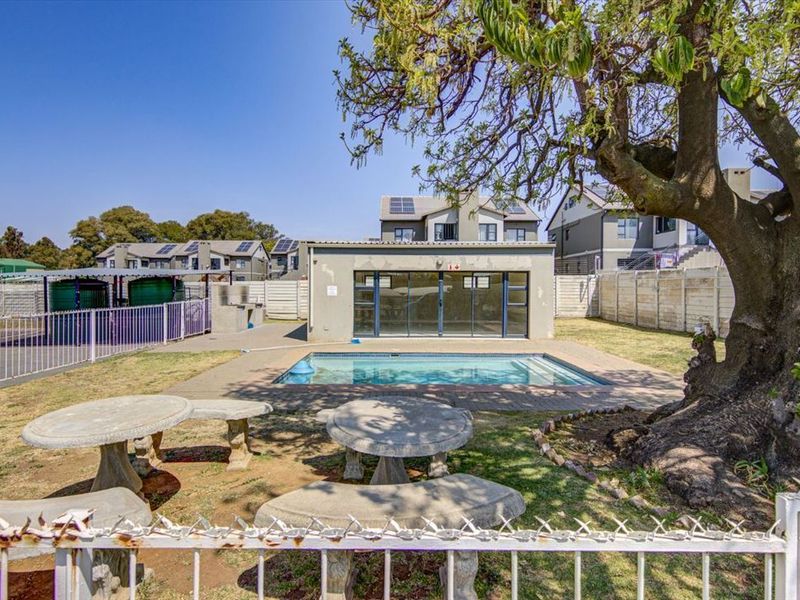 Property Features Overview - Photo 3