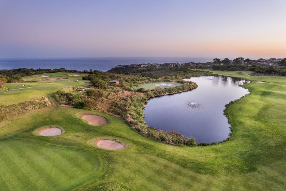 GRANDIOSE DAME WITH A DIFFERENCE - Photo 4