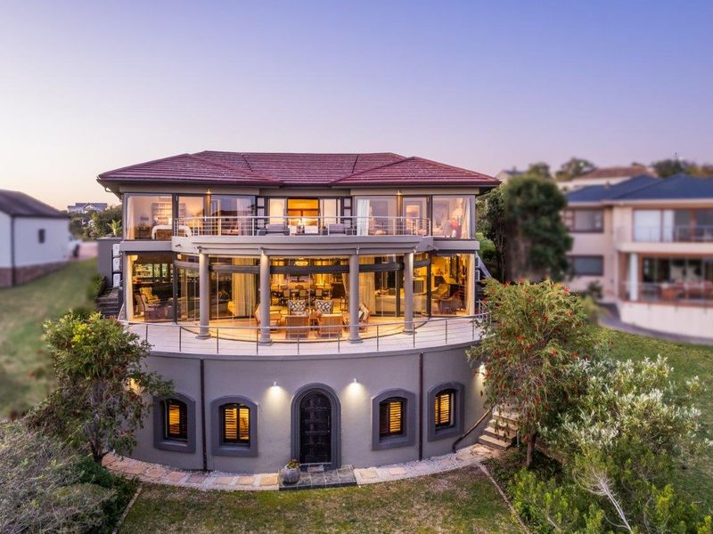 GRANDIOSE DAME WITH A DIFFERENCE - Photo 6