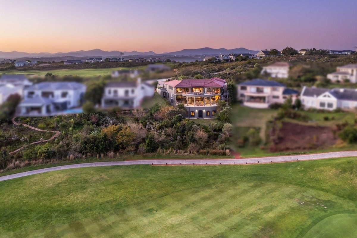 GRANDIOSE DAME WITH A DIFFERENCE - Photo 5