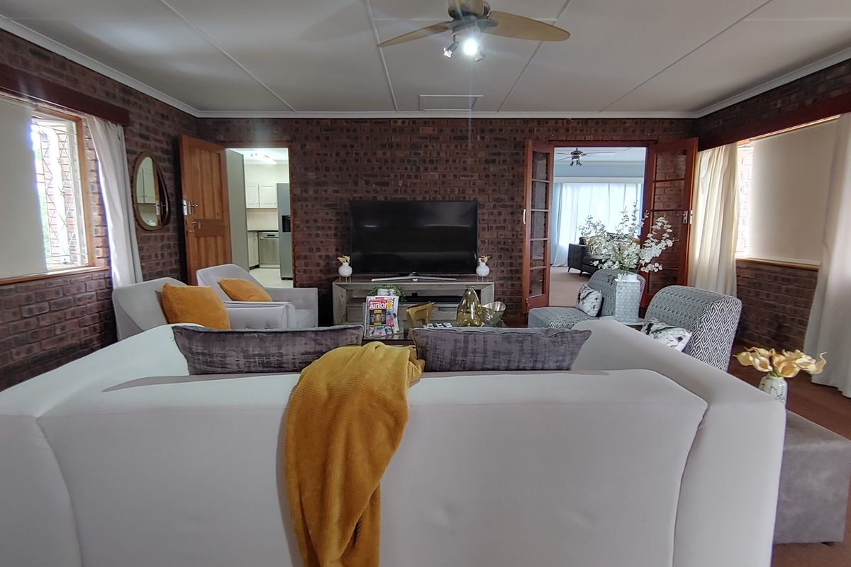 Enormous three-bedroom apartment in a highly sought-after, secure complex in Wembley. - Photo 5