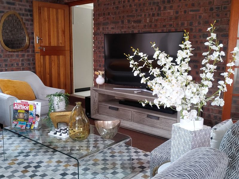 Enormous three-bedroom apartment in a highly sought-after, secure complex in Wembley. - Photo 6