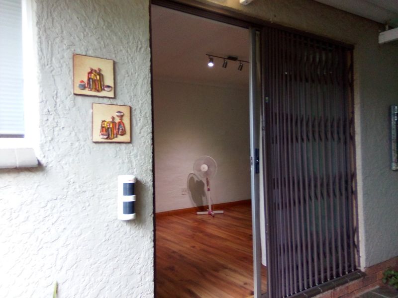 Bachelor Cottage/Studio available for Rent in Montgomery Park : Occupation Immediately - Photo 2