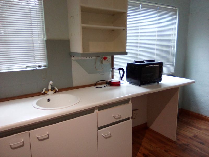 Bachelor Cottage/Studio available for Rent in Montgomery Park : Occupation Immediately - Photo 9