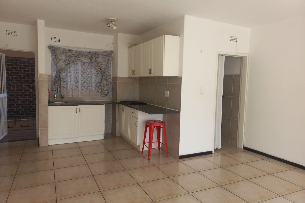 Spacious 1Bedroom, 1bath For Sale/ OPTION TO BUY 3 TO OWNER AT THE PREFERED PRICE - Photo 5