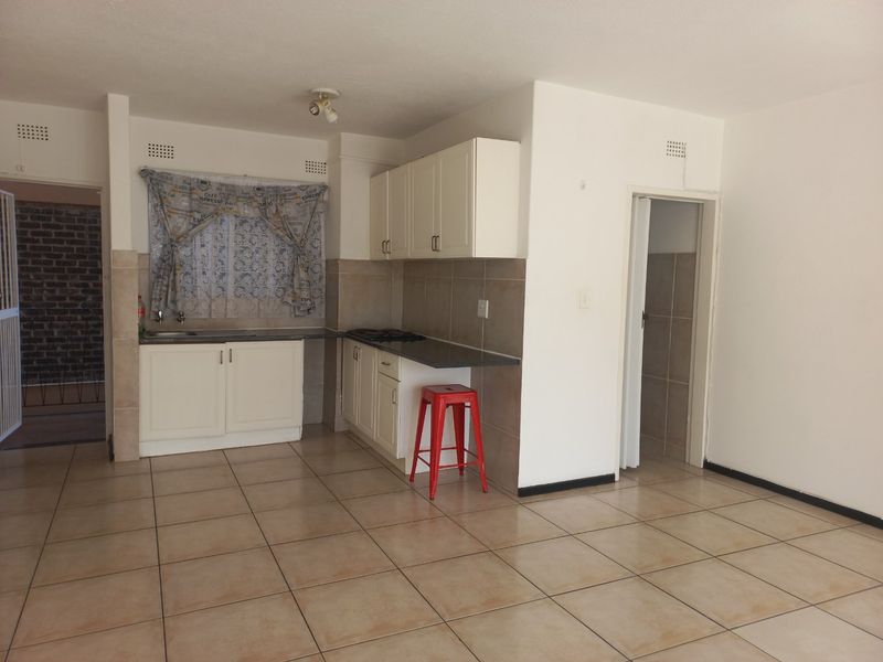Spacious 1Bedroom, 1bath For Sale/ OPTION TO BUY 3 TO OWNER AT THE PREFERED PRICE - Photo 5