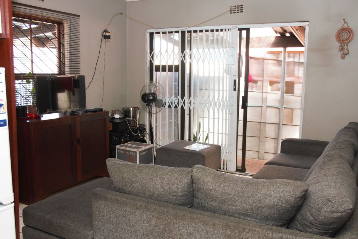 3-Bedroom Family Home in Highbury – Move-In Ready & Perfectly Priced - Photo 2