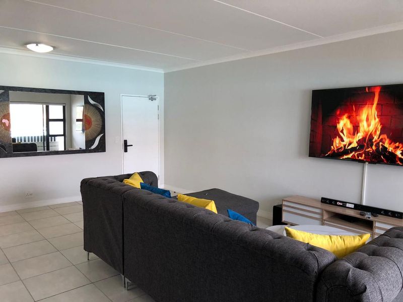 Luxurious 3-Bedroom Lagoon-Facing Gem at The Blyde Riverwalk Estate – Fully Furnished & Move-In Ready! - Photo 4