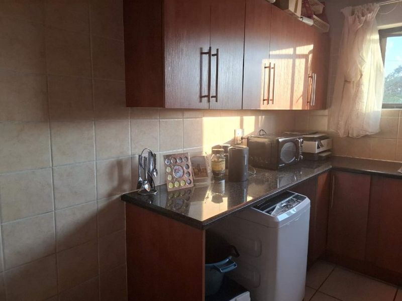 LOVELY 2 BEDROOM APARTMENT WITH BALCONY, BRAAI AREA - Photo 9