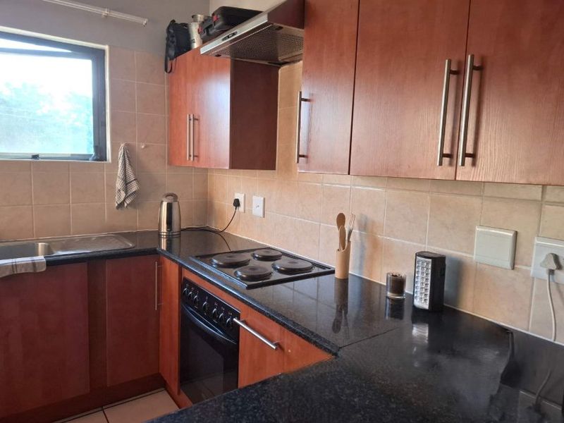 LOVELY 2 BEDROOM APARTMENT WITH BALCONY, BRAAI AREA - Photo 8