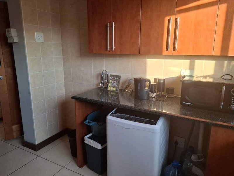 LOVELY 2 BEDROOM APARTMENT WITH BALCONY, BRAAI AREA - Photo 7