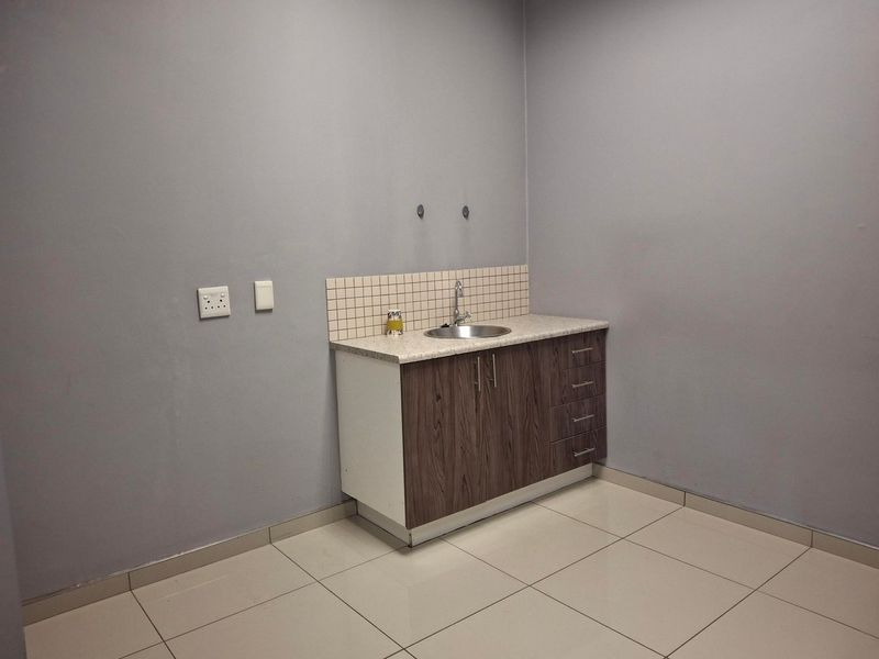 !!NEGOTIATE YOUR RENT WITH THE DEDICATED BROKER!! - Photo 8