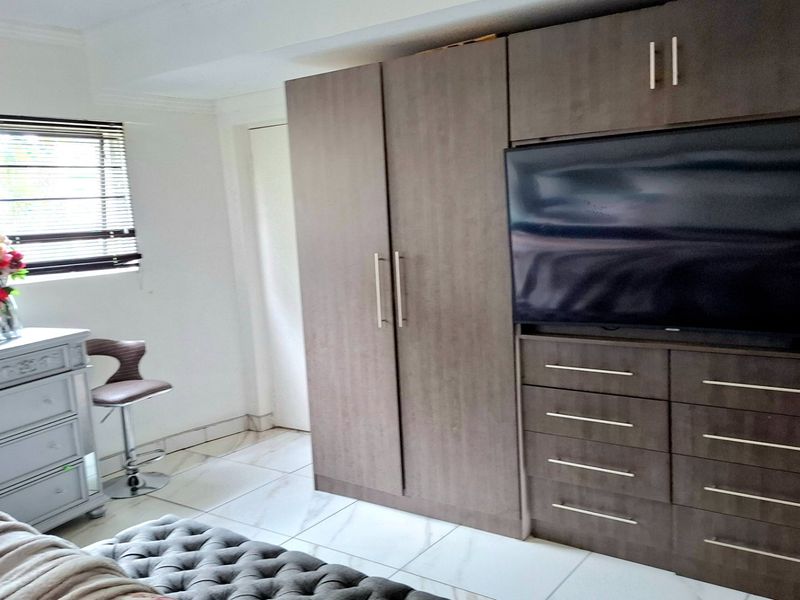 Spacious Benoni North family haven for sale - Photo 6