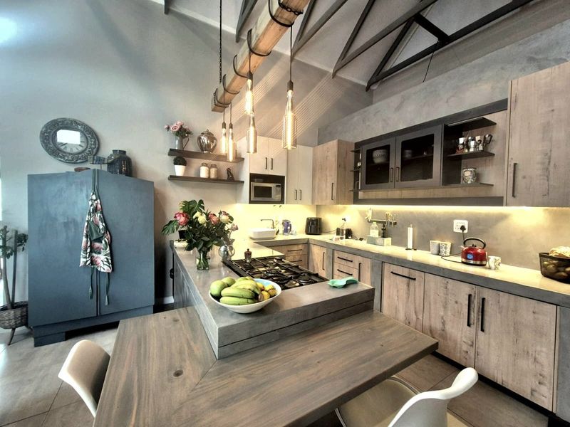 Modern living in Blue Mountain Village - Photo 3