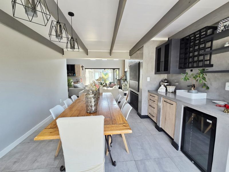 Modern living in Blue Mountain Village - Photo 9