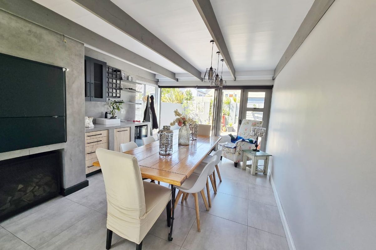 Modern living in Blue Mountain Village - Photo 4