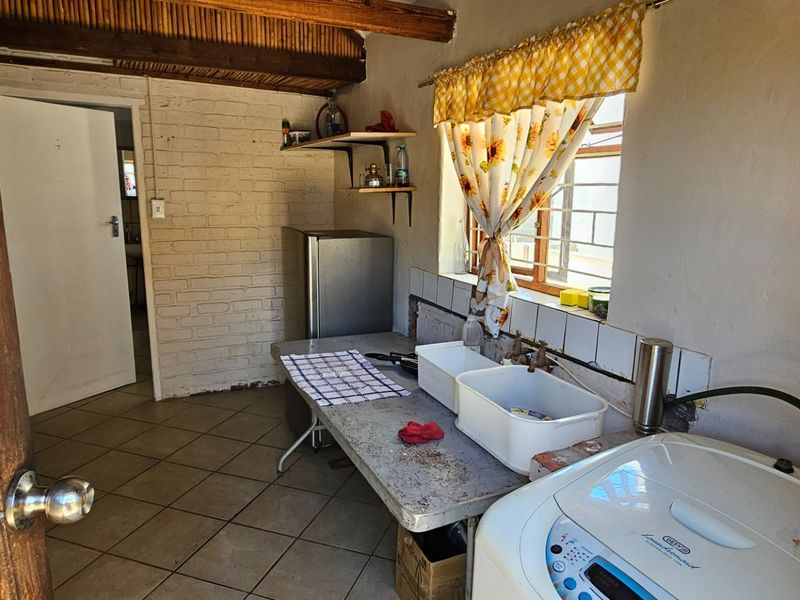 House/Business in the heart of Albertinia - Photo 2