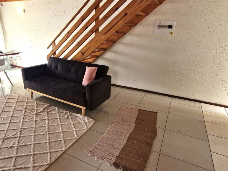 Gorgeous Modern Contemporary ,,,,,,,,,, 3  Bedrooms ,,2  Bathrooms,,  Pet Friendly Double Story Cluster - Photo 3