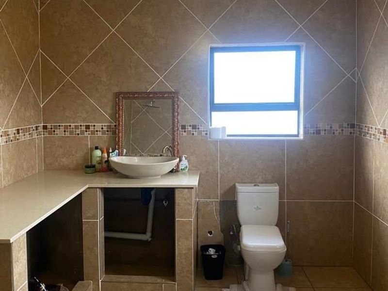 5 Bedrooms for Sale in Proclamation hill  - Photo 10