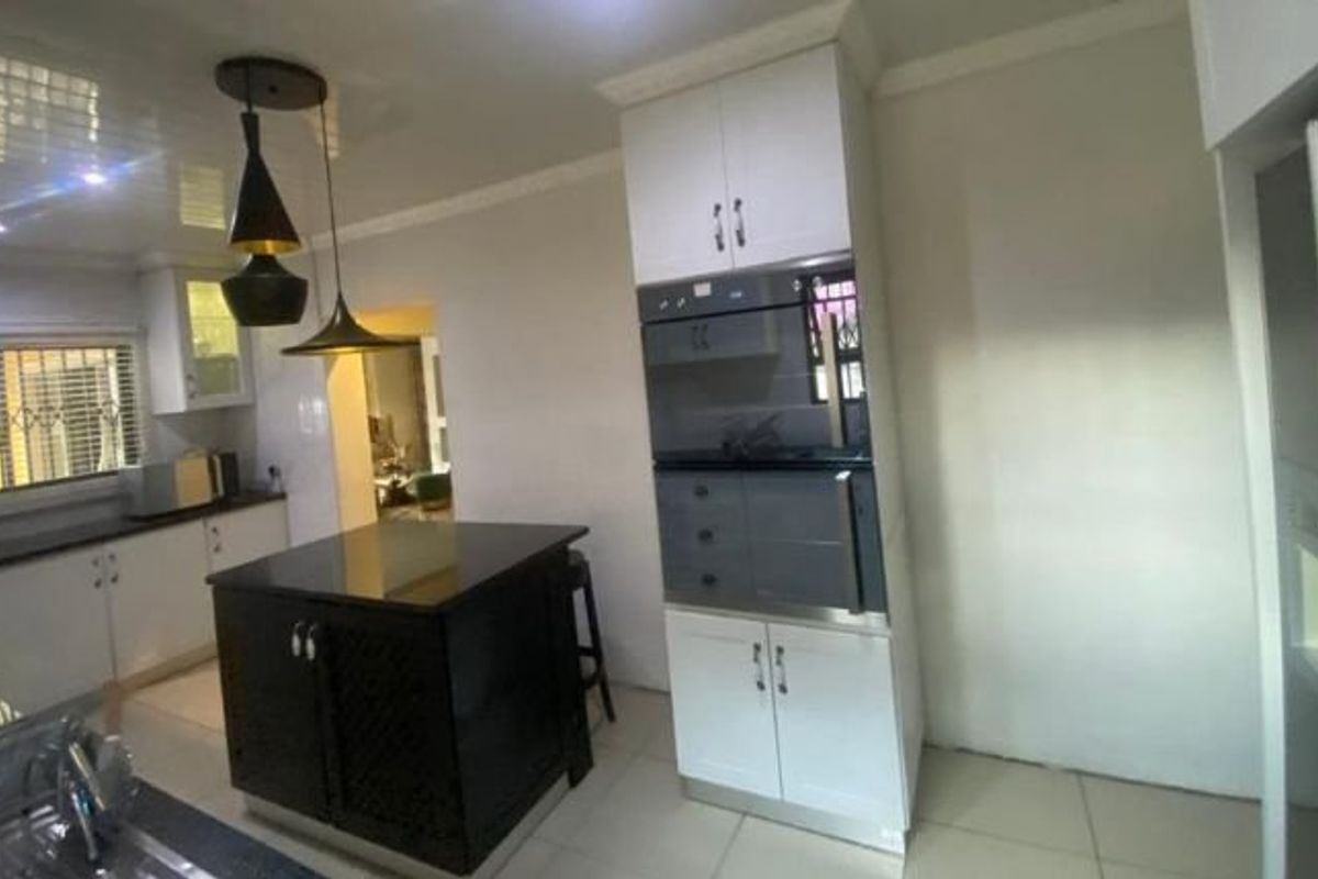 5 Bedrooms for Sale in Proclamation hill  - Photo 5