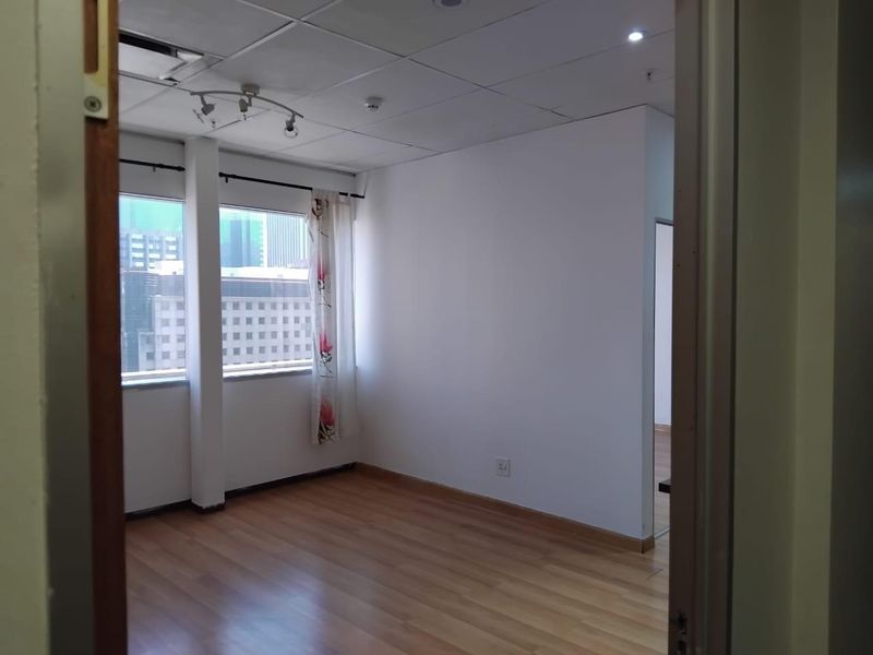 Modern 1 Bedroom Apartment with Stunning Views in Marshall town - Photo 10