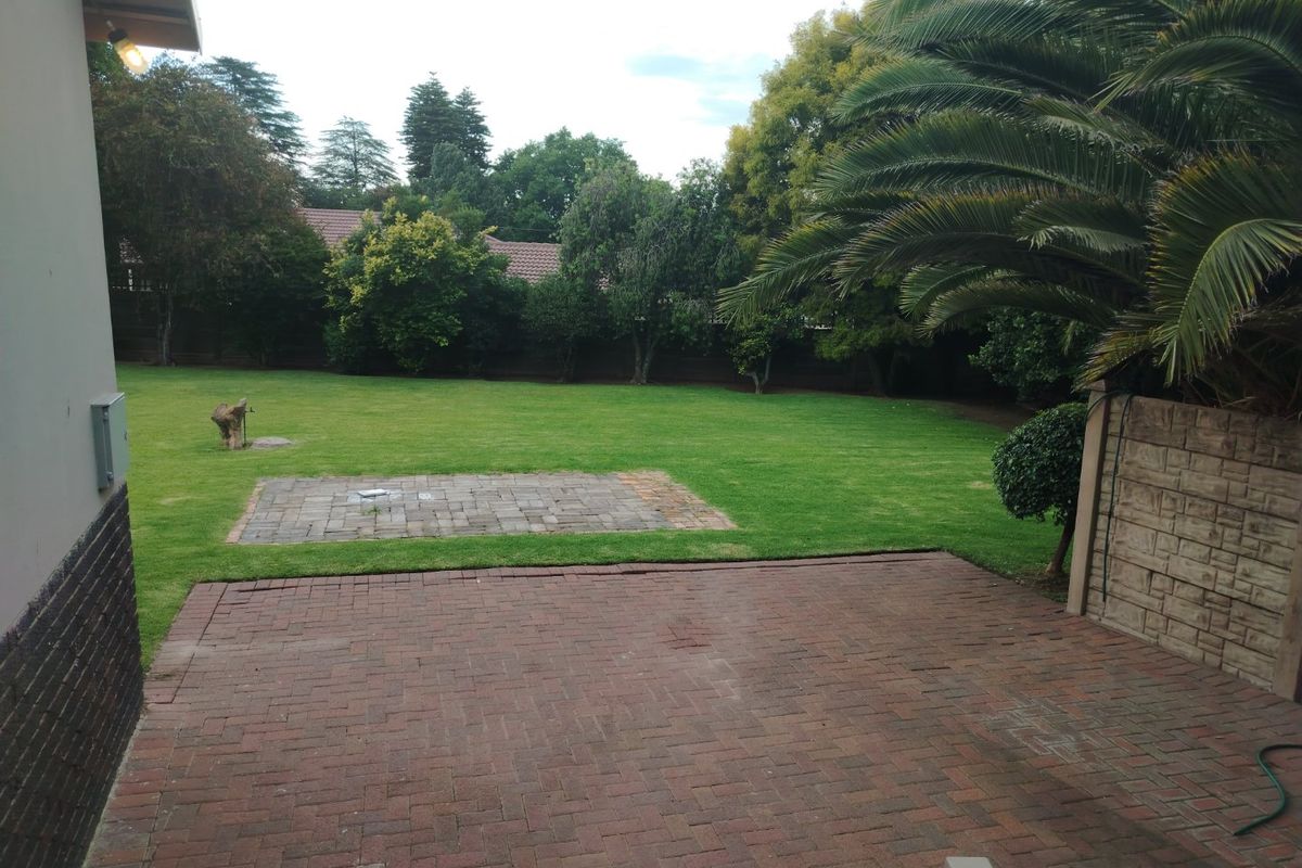 "Move-In Ready! Abundant Storage and a Lush Garden in This 4-Bed Gem." - Photo 5