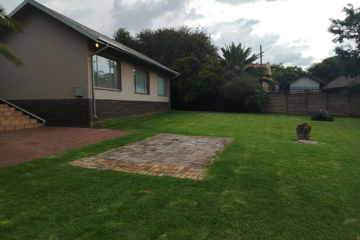 "Move-In Ready! Abundant Storage and a Lush Garden in This 4-Bed Gem." - Photo 2