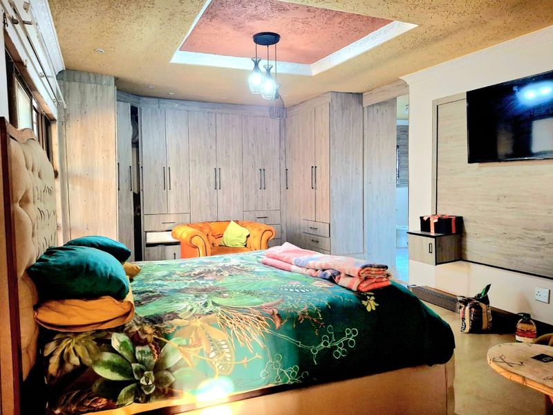 4-Bedroom House for Sale in NU 9, Mdantsane - Photo 2