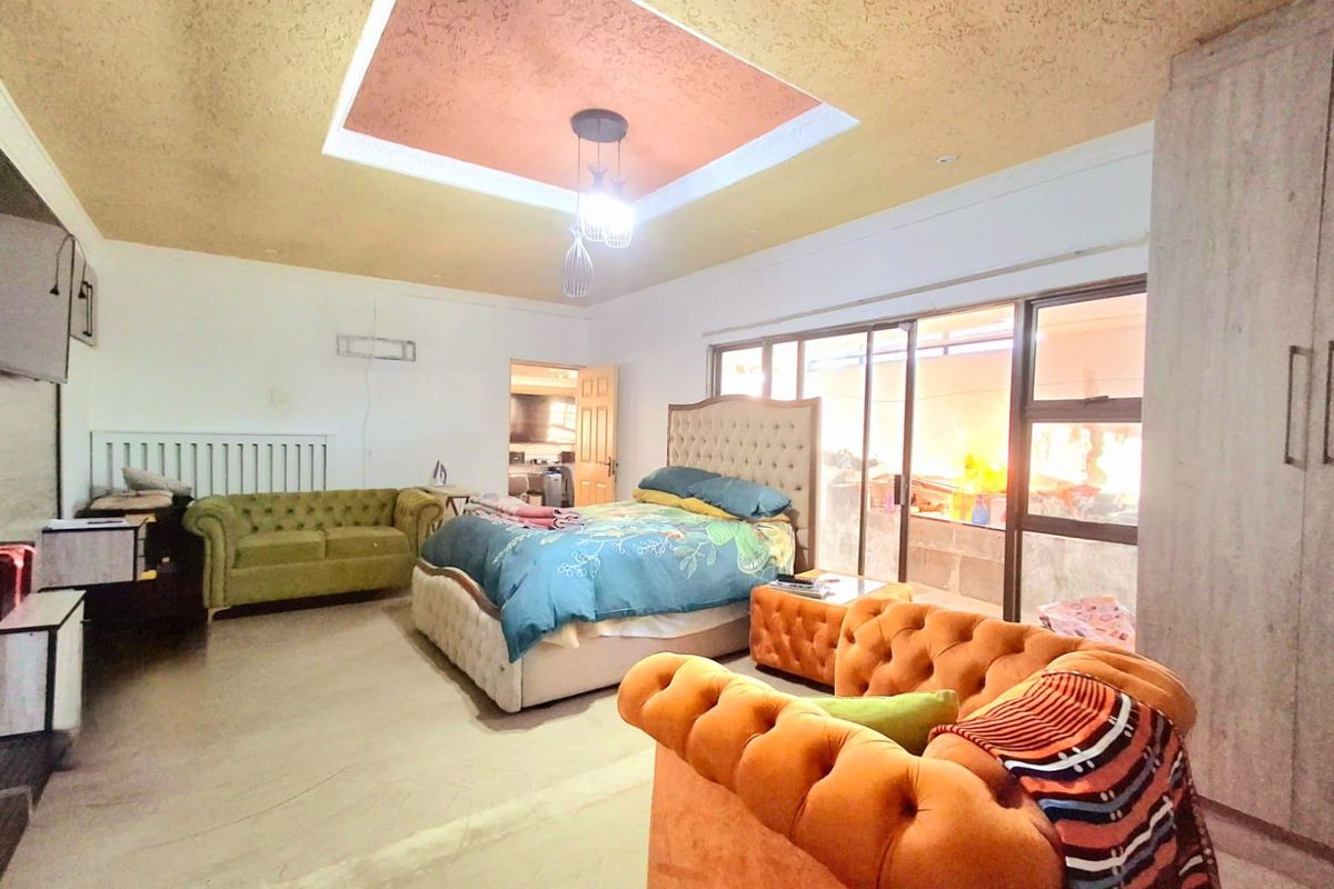 4-Bedroom House for Sale in NU 9, Mdantsane - Photo 3