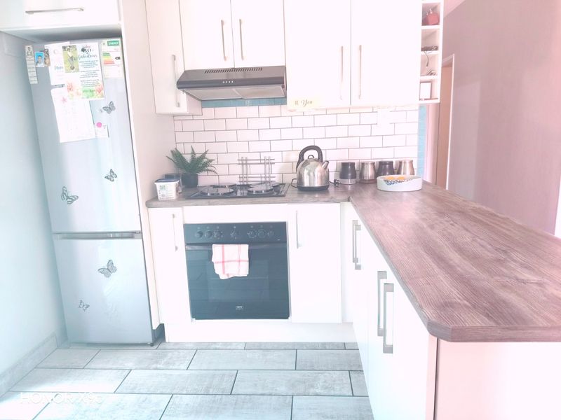 Modern family home for sale with entertainment area in Silversands  - Photo 5