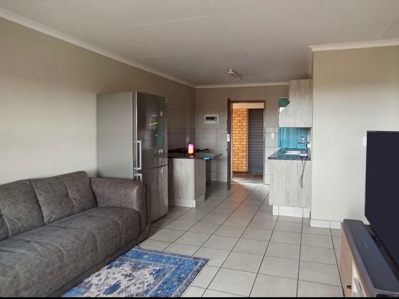 2 bedroom apartment for sale in Huewelood  - Photo 2