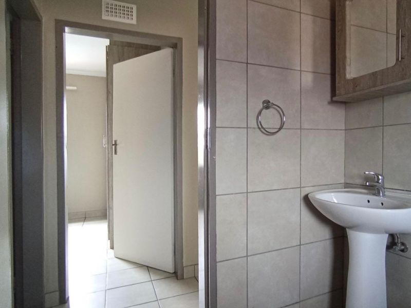 2 bedroom apartment for sale in Huewelood  - Photo 10