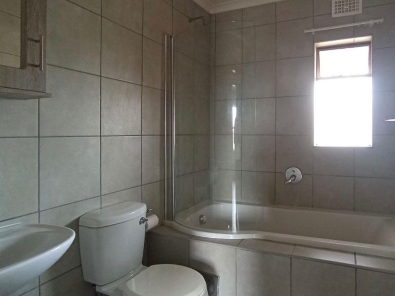 2 bedroom apartment for sale in Huewelood  - Photo 9