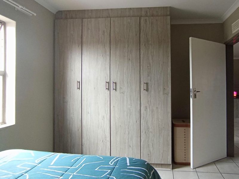 2 bedroom apartment for sale in Huewelood  - Photo 5