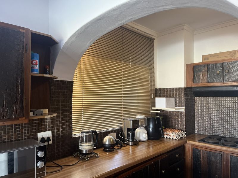 Stylish 2 bed flat with sunny balcony - Photo 7
