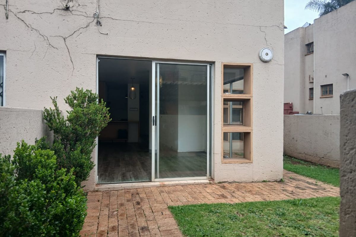 1-Bedroom Ground Floor Apartment in Houghton Estate - Photo 5