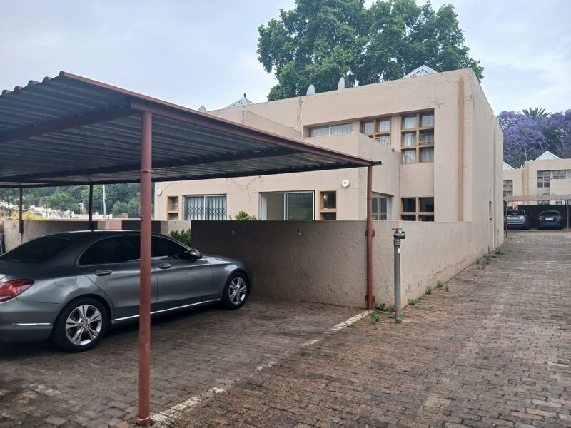 1-Bedroom Ground Floor Apartment in Houghton Estate - Photo 9