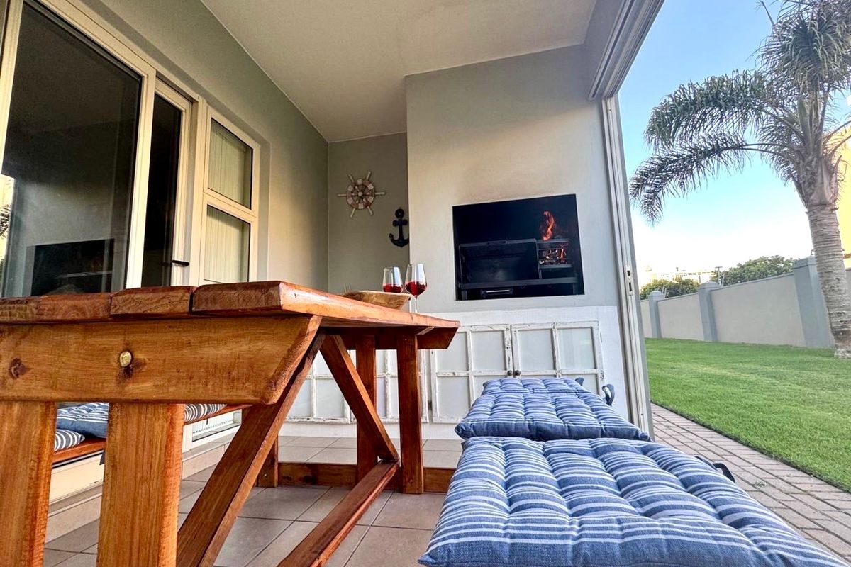 Secure Coastal Rental in Diaz Strand, Fully Furnished Ground-Floor Apartment - Photo 2