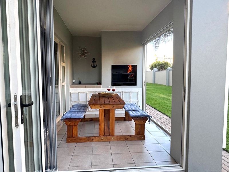 Secure Coastal Rental in Diaz Strand, Fully Furnished Ground-Floor Apartment - Photo 1