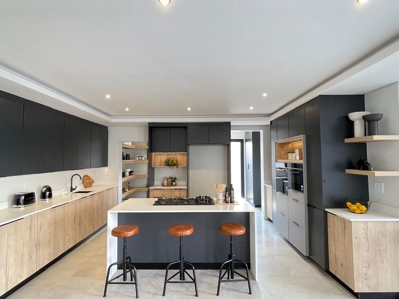 Newly Built Contemporary 4 Bedroom Family Home | Pool & Boma | Staff Quarters   - Photo 2