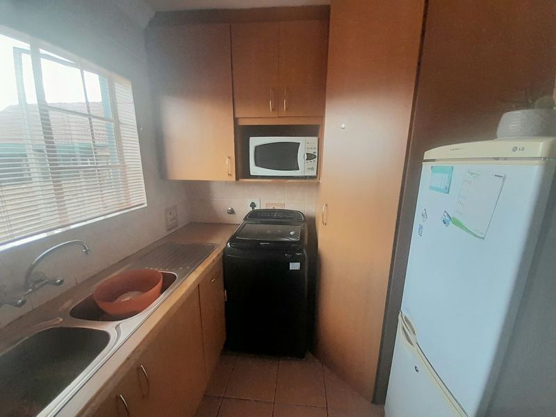 Modern 3-Bed Townhouse with Large Patio and Built-In Braai - Photo 5